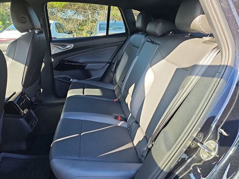 Used 2023 Volkswagen ID.4 Pro S image 15