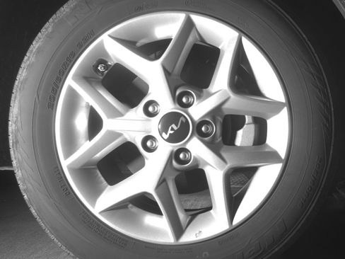 Used 2025 Kia Soul LX w/ LX Technology Package image 12