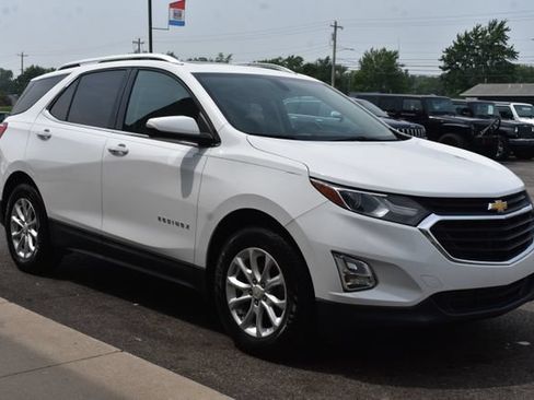 Used 2018 Chevrolet Equinox LT w/ Sun & Infotainment Package FWD image 12