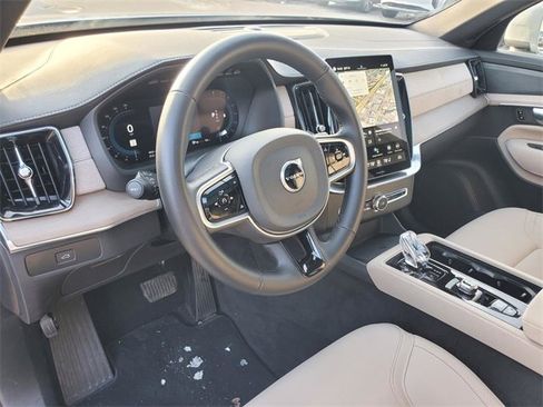 Used 2025 Volvo XC90 B6 Plus image 17