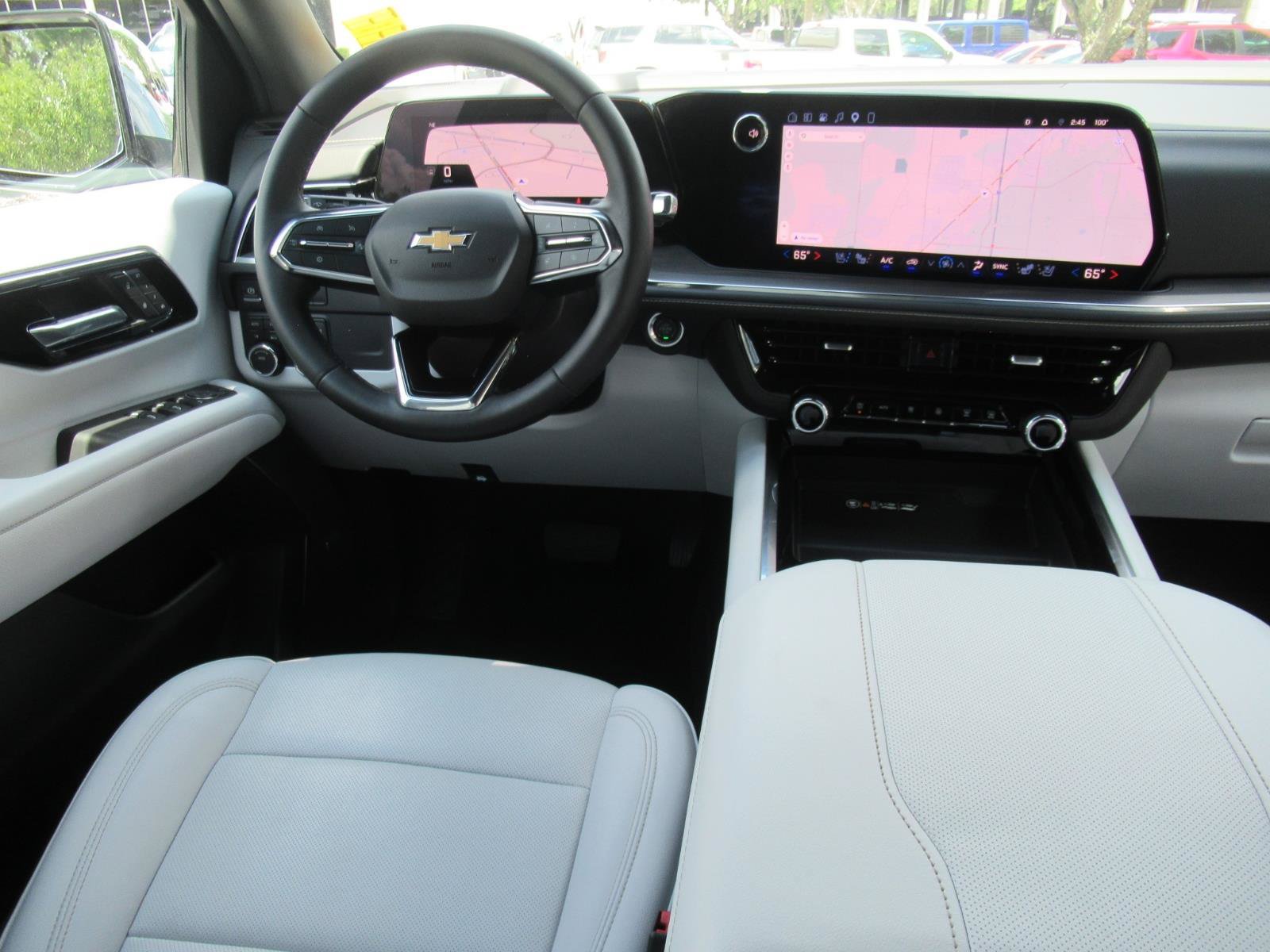 Used 2026 Chevrolet Suburban Premier AWD/4WD image 13