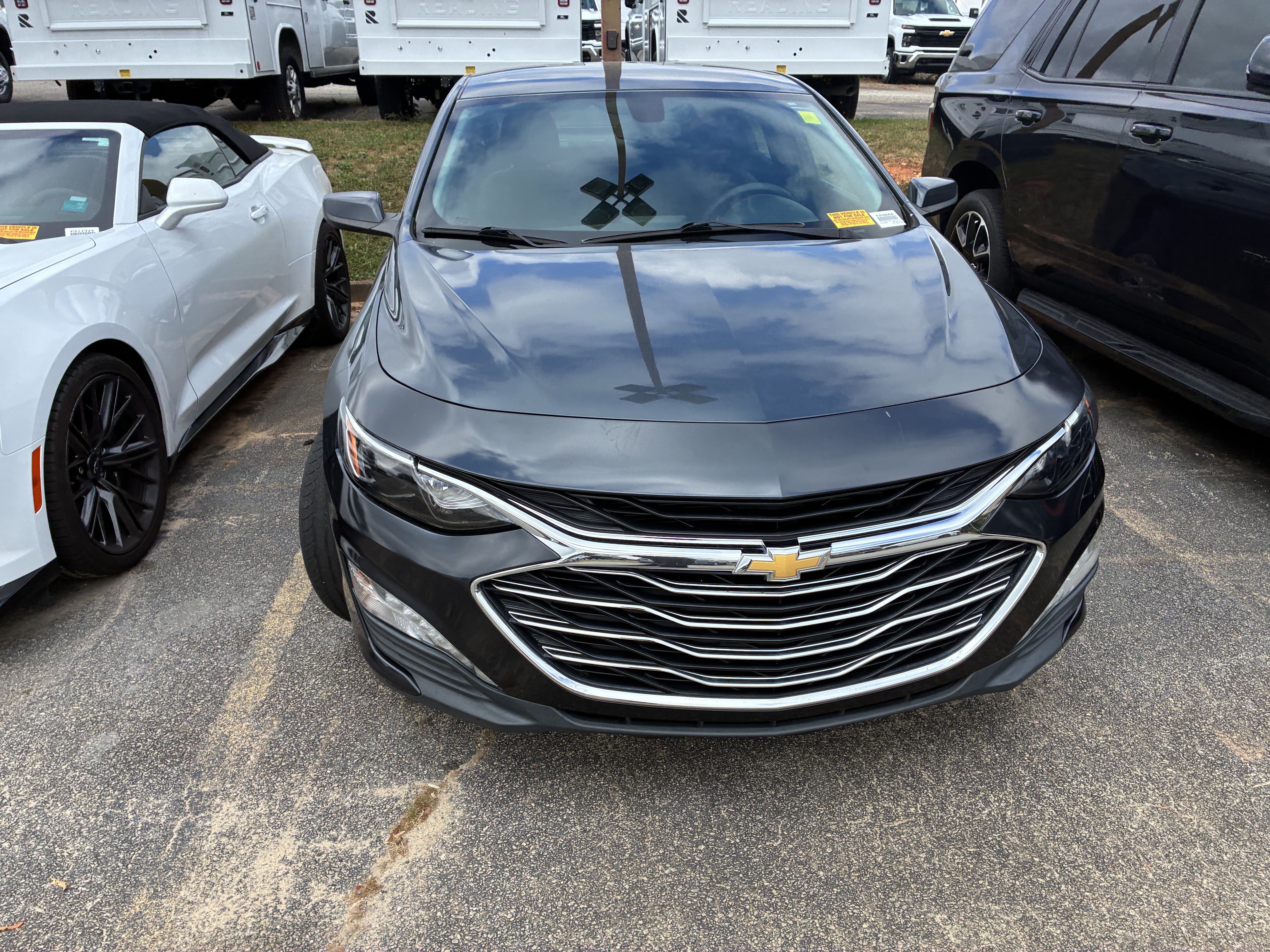 Used 2019 Chevrolet Malibu LT FWD image 2