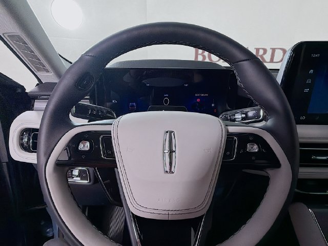 New 2026 Lincoln Aviator 2WD image 11