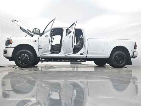 Used 2022 RAM 3500 Limited w/ Max Tow Package image 37