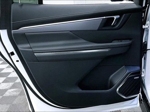 Used 2025 Buick Enclave Sport Touring image 22