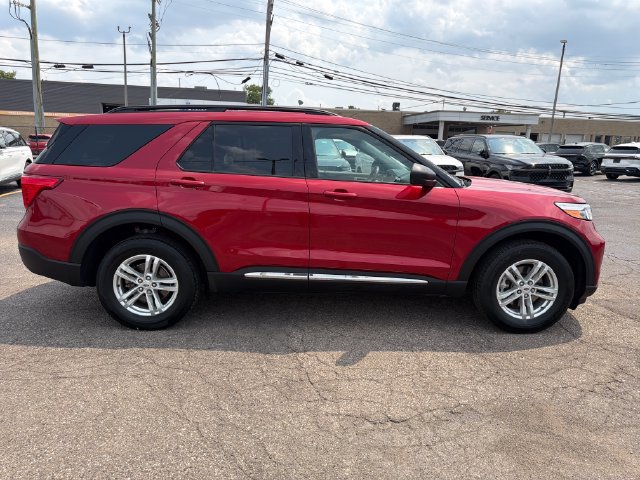 Used 2023 Ford Explorer XLT w/ Equipment Group 202A AWD/4WD image 6