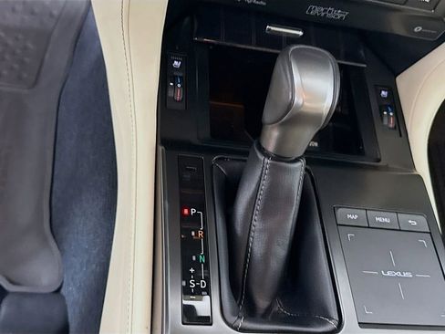 Used 2023 Lexus GX 460 Premium w/ Accessory Package AWD/4WD image 15