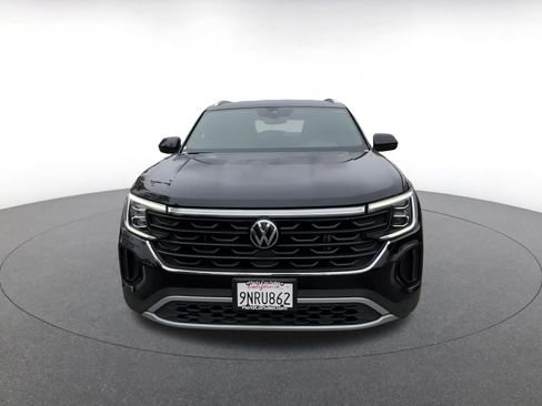 Used 2025 Volkswagen Atlas Cross Sport SE image 4