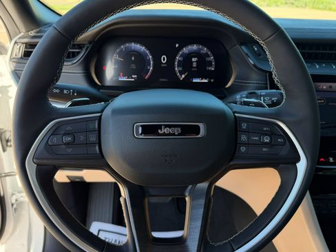 Used 2026 Jeep Grand Cherokee Limited RWD image 21