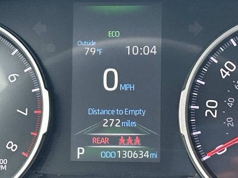 Used 2022 Toyota RAV4 LE FWD image 27