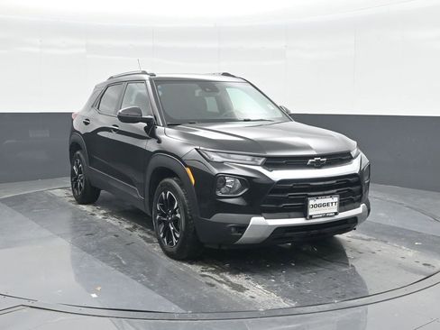 Used 2023 Chevrolet TrailBlazer LT w/ Convenience Package image 8