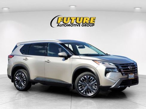 Certified 2025 Nissan Rogue SL w/ Tech Package image 1