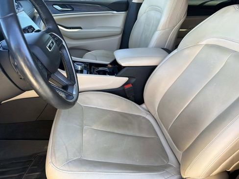 Used 2021 Jeep Grand Cherokee L Limited RWD image 17