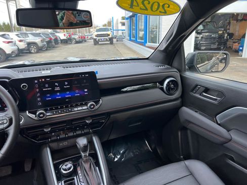 Certified 2024 Chevrolet Colorado Z71 w/ Z71 Convenience Package 2 image 36