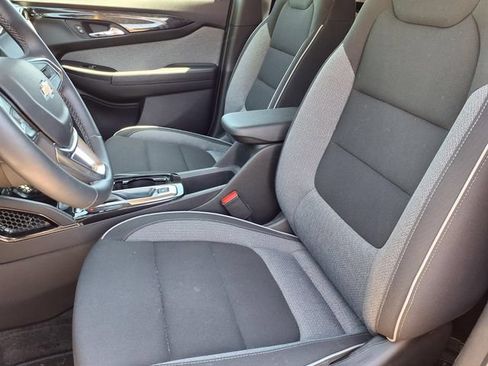 Used 2024 Chevrolet TrailBlazer LT w/ Convenience Package AWD/4WD image 3