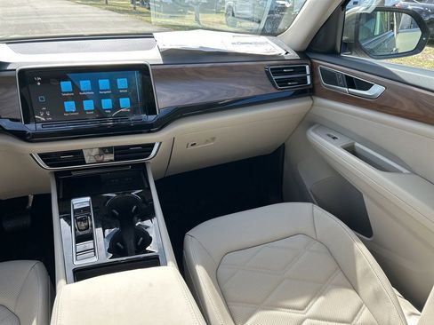 New 2026 Volkswagen Atlas SE image 11