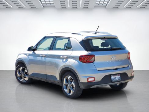 Certified 2025 Hyundai Venue SEL FWD image 13
