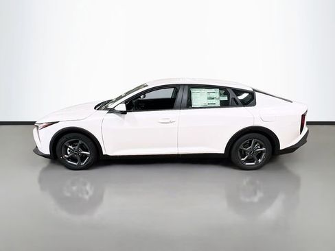 New 2025 Kia K4 LXS image 4