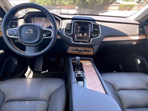 Used 2024 Volvo XC90 T8 Plus w/ Protection Package Premier AWD/4WD image 18