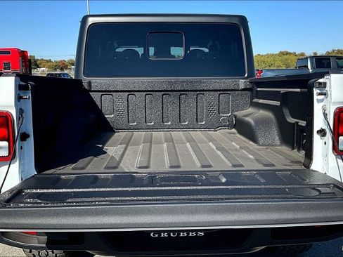 New 2025 Jeep Gladiator Sport image 34