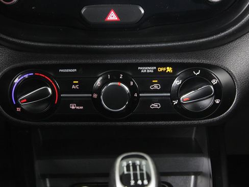 Used 2020 Kia Soul LX image 19