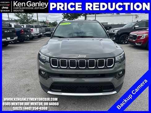 Used 2023 Jeep Compass Limited AWD/4WD image 2