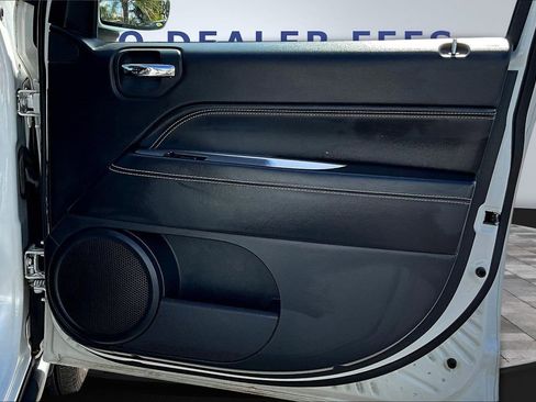 Used 2016 Jeep Compass High Altitude image 28