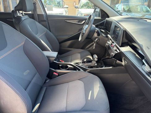 Used 2026 Kia Niro LX FWD image 34