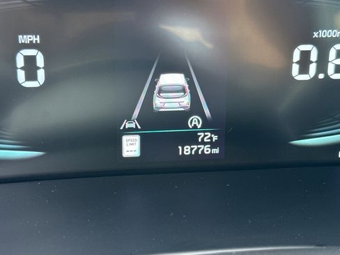 Used 2025 Kia Soul LX w/ LX Technology Package FWD image 27