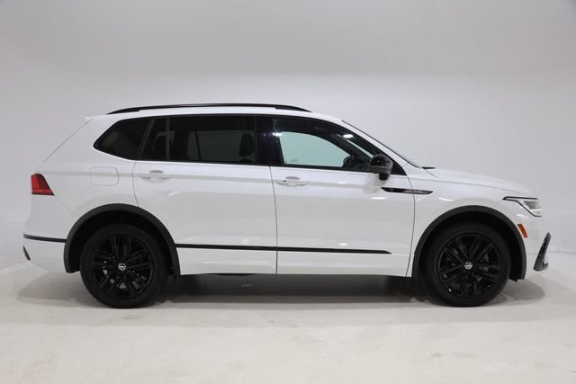 Used 2022 Volkswagen Tiguan SE R-Line FWD image 8