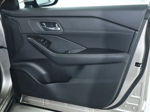 Certified 2024 Nissan Rogue SL image 34