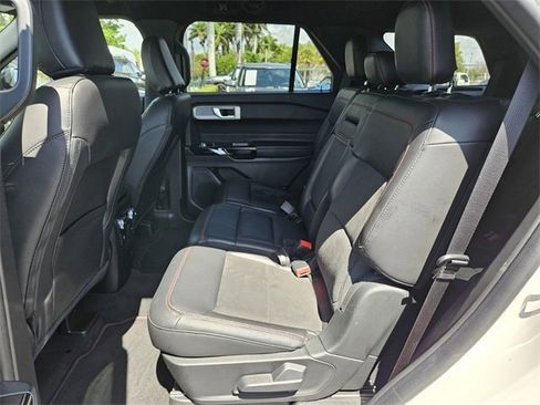 Used 2022 Ford Explorer ST-Line w/ Class IV Trailer Tow Package image 5