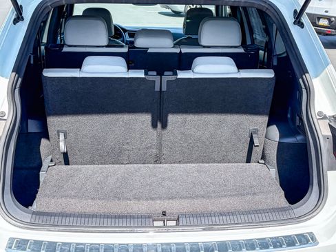 Used 2021 Volkswagen Tiguan SE R-Line image 50