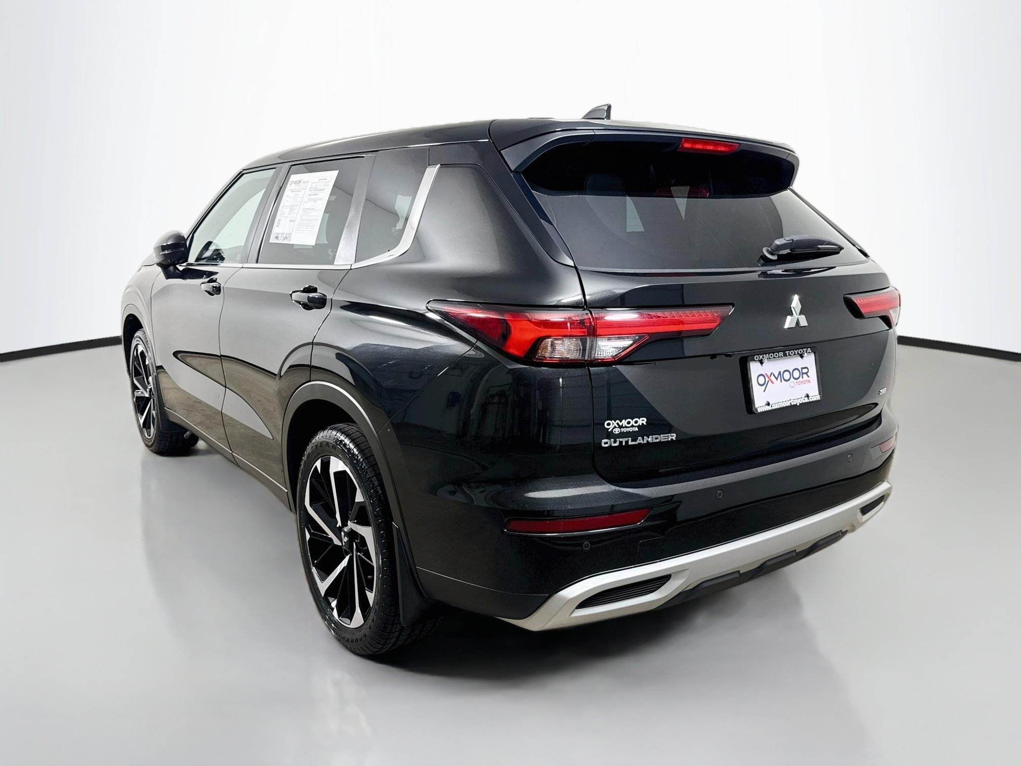 Used 2023 Mitsubishi Outlander SE AWD/4WD image 5