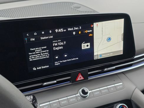 Used 2024 Hyundai Elantra SEL image 31