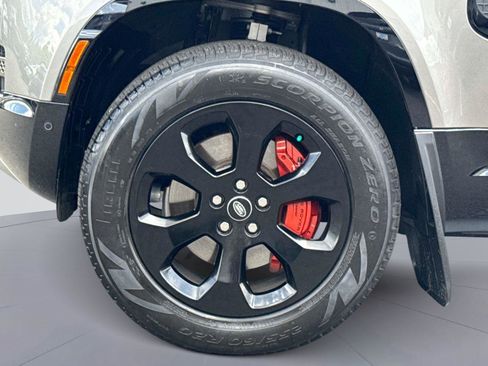 Used 2024 Land Rover Defender 110 X AWD/4WD image 11