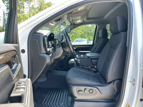Used 2025 Chevrolet Silverado 2500 LT w/ Convenience Package AWD/4WD image 19