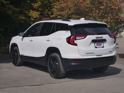 Used 2024 GMC Terrain SLE w/ Driver Convenience Package AWD/4WD image 20