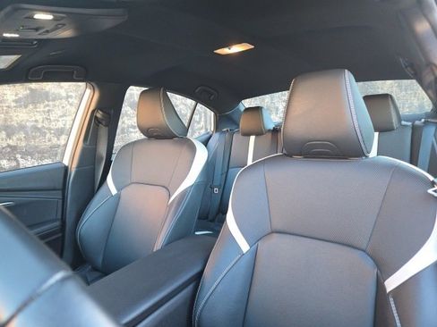 Used 2025 Toyota Camry SE image 9