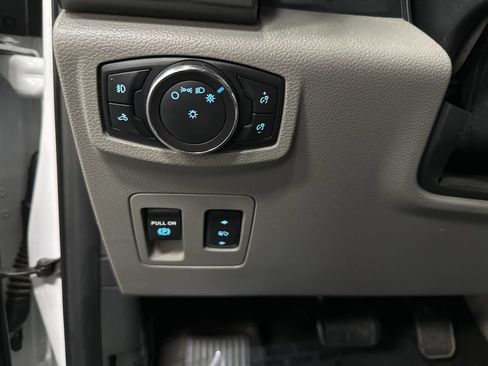 Used 2018 Ford F150 XLT w/ Equipment Group 302A Luxury AWD/4WD image 32