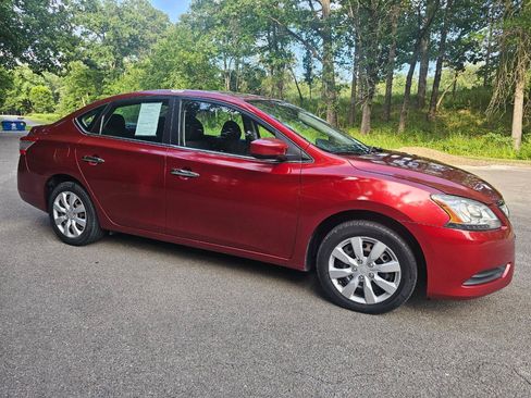 Used 2015 Nissan Sentra SV FWD image 2