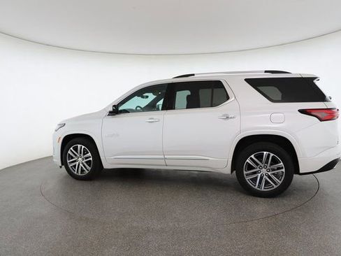 Used 2024 Chevrolet Traverse High Country image 8