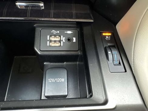 Used 2023 Lexus GX 460 Luxury w/ Accessory Package AWD/4WD image 26