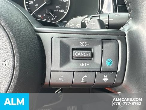 Used 2025 Nissan Pathfinder SV FWD image 31