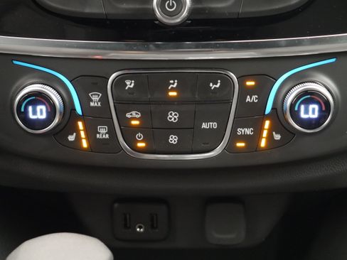 Certified 2023 Chevrolet Traverse LT AWD/4WD image 20