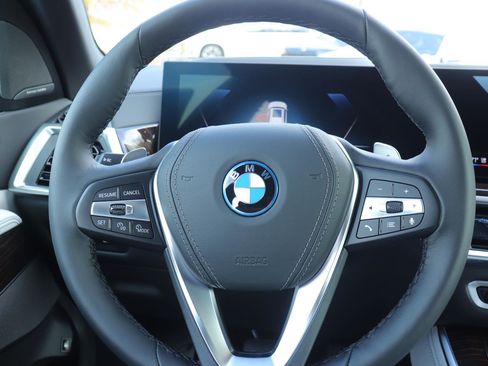 New 2026 BMW X5 xDrive50e w/ Climate Comfort Package image 36