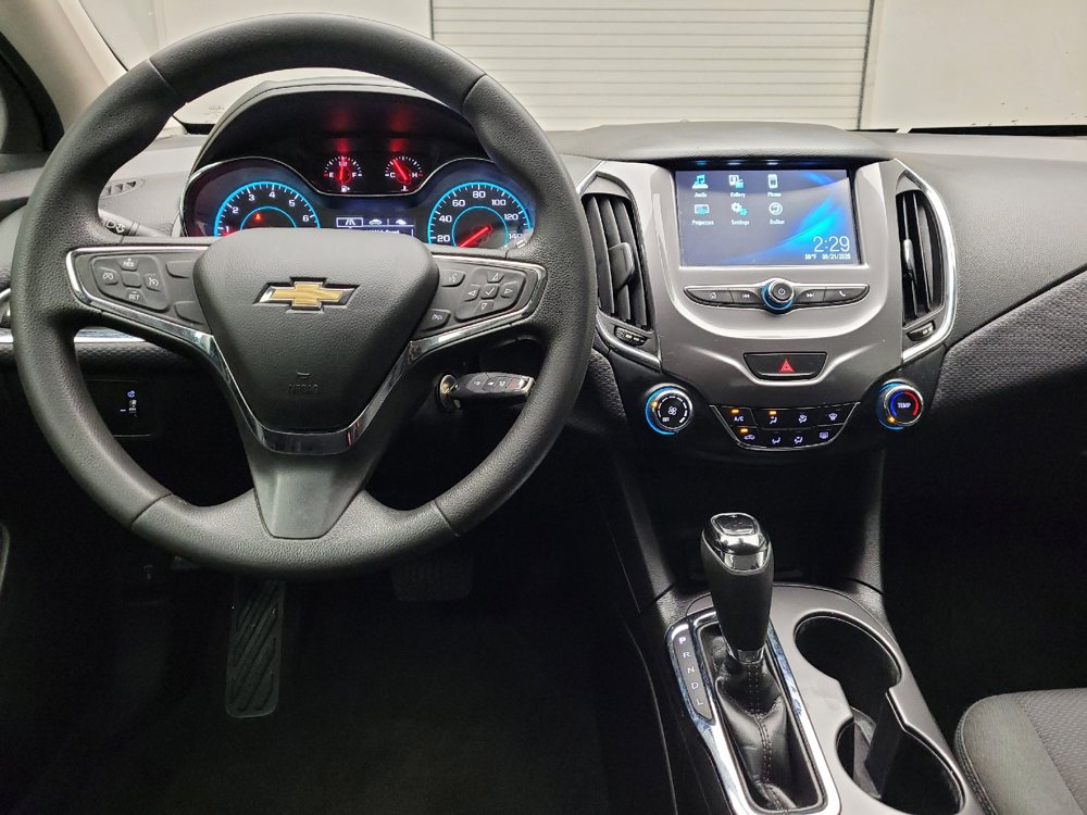 Used 2018 Chevrolet Cruze LT FWD image 22