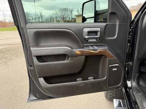 Used 2018 GMC Sierra 3500 Denali w/ Duramax Plus Package image 14