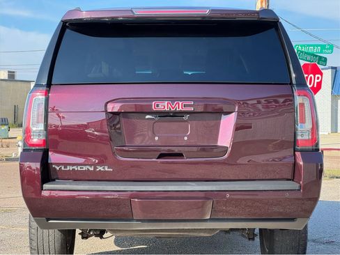 Used 2017 GMC Yukon XL SLT AWD/4WD image 6