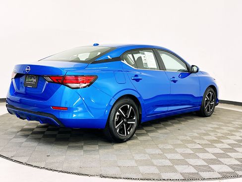 Used 2025 Nissan Sentra SV image 9